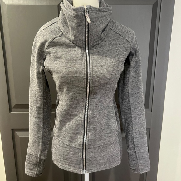 Lululemon Radiant II Women's Jacket Heather Gray Size 4 Cozy Zip Front Fleece - Picture 3 of 11